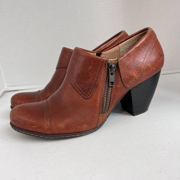 b.o.c. Born Concept Brown Leather Heeled Booties Ankle Boots Women's 9 - Picture 2 of 12